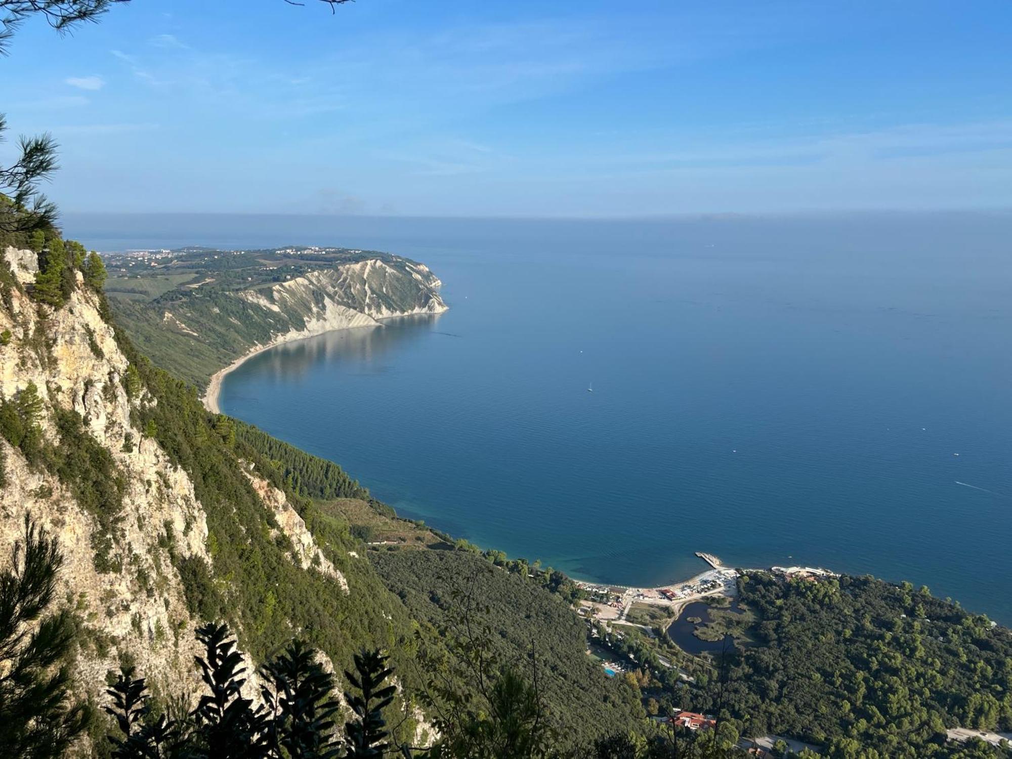 Fonte D'Olio Conero Relais Acomodação com café da manhã Sirolo Exterior foto